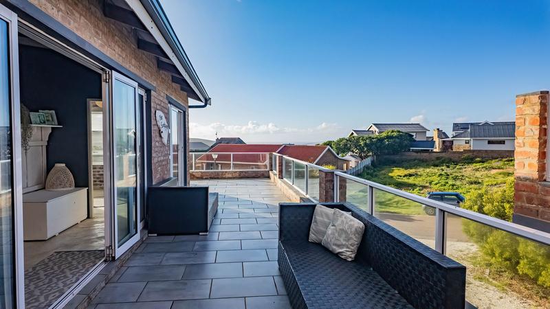 4 Bedroom Property for Sale in Jongensfontein Western Cape